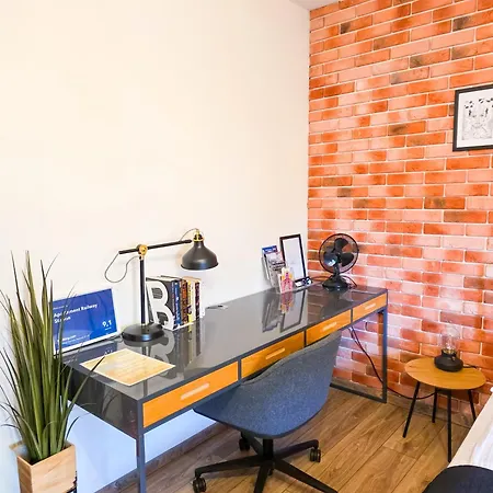 Apartament Railway Station, 8 Minut Od Alei, Parking