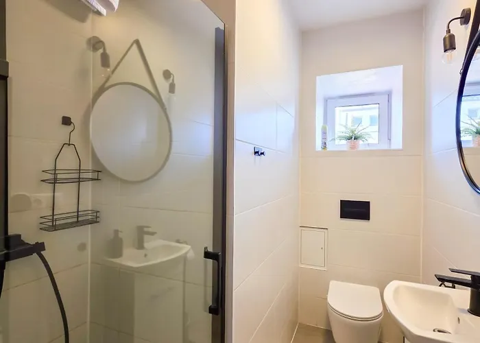 Railway Station Parking 8 Minut Od Alei Çestohova